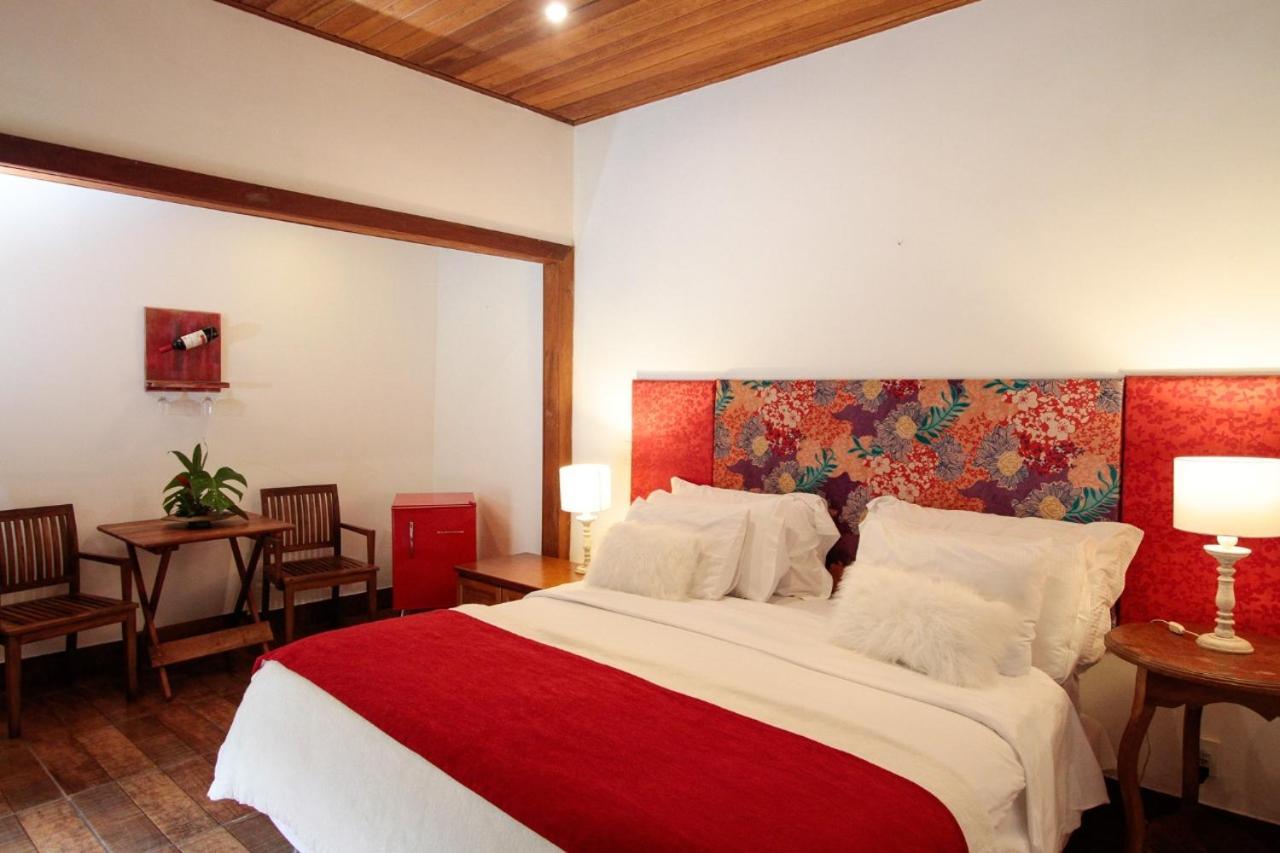 Pequena Suecia Hotel เปเนโด ภายนอก รูปภาพ
