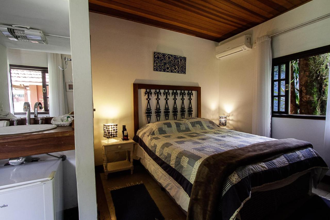 Pequena Suecia Hotel เปเนโด ภายนอก รูปภาพ